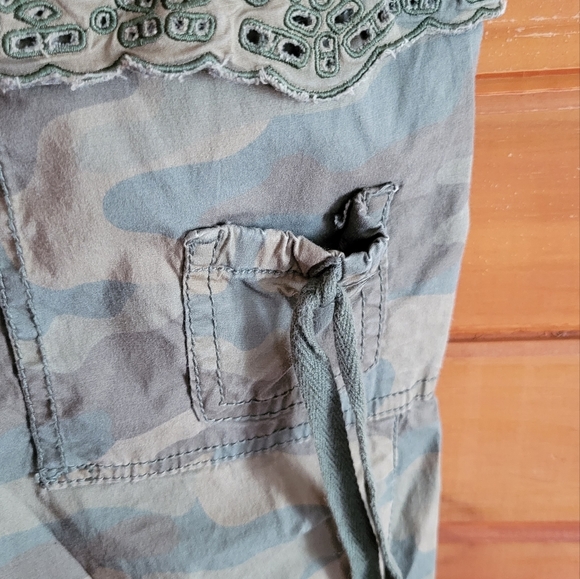 Pants - Picture 4 of 8